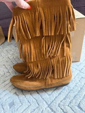 Minnetonka Brown Suede Fringe Moccasin Boots
